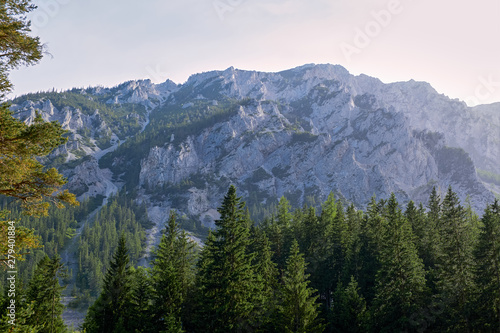 Fototapeta Naklejka Na Ścianę i Meble -  Gebirge am Grünen See Steiermark Österreich