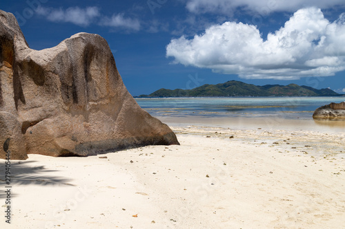 Bilderbuchstrand Anse Source D'Argent auf den Seychellen mit weissem Sand und Granitfelsen © Reiner