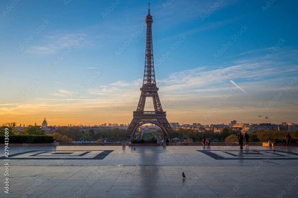 Fototapeta premium Widok na Wieżę Eiffla z Palais de Chaillot, Paryż, Francja