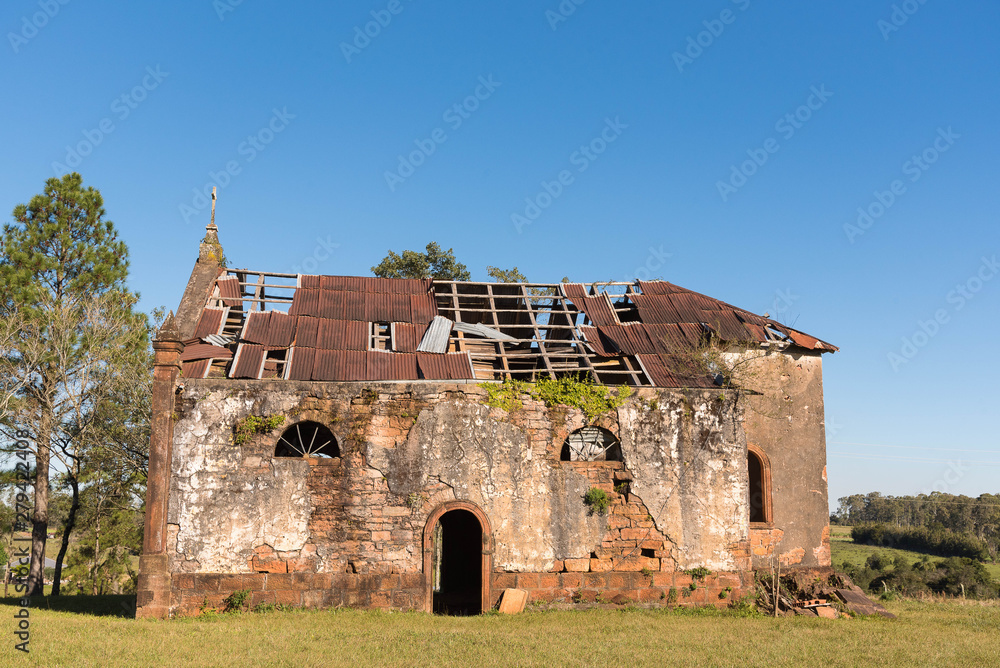 The abandoned church of Monte Bérico 02