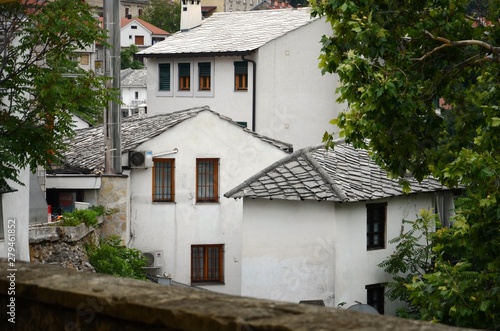 Bosnie: Vieille ville de Mostar © virginievanos