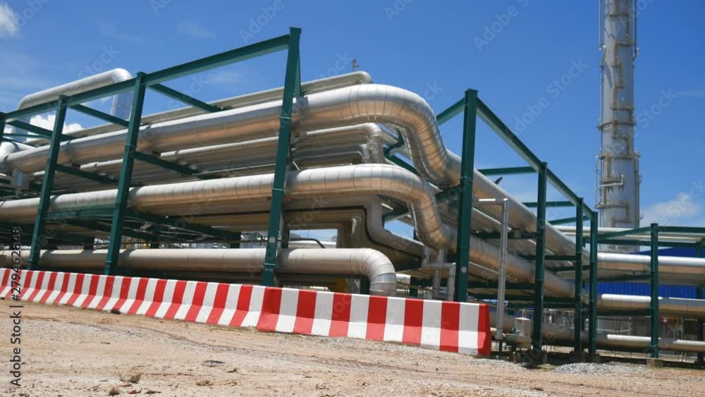 Pipeline structure for liquid oil and gas transfer to refinery plant Pipeline structure for liquid oil and gas transfer to refinery plant