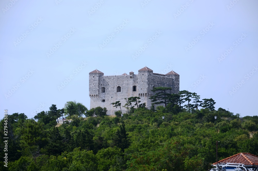 Croatie: vue sur la forteresse de Senj