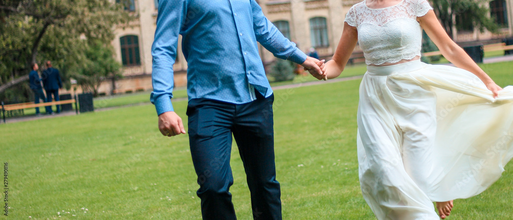 Fototapeta premium wedding bride and groom close-up