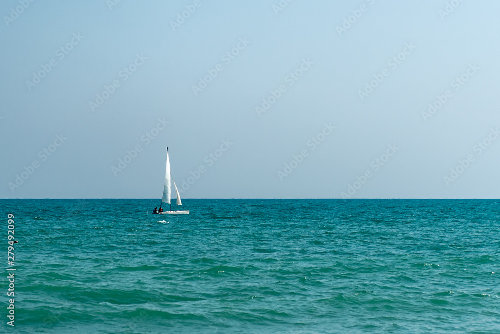 Segelschiff auf dem Meer 