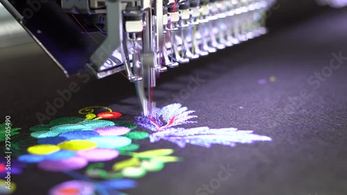 Multi head embroidery machine operate