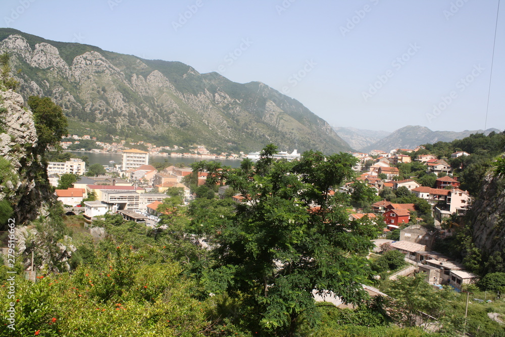 Obraz premium village in mountains