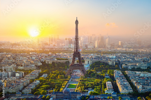 Aerial view of Paris © Givaga