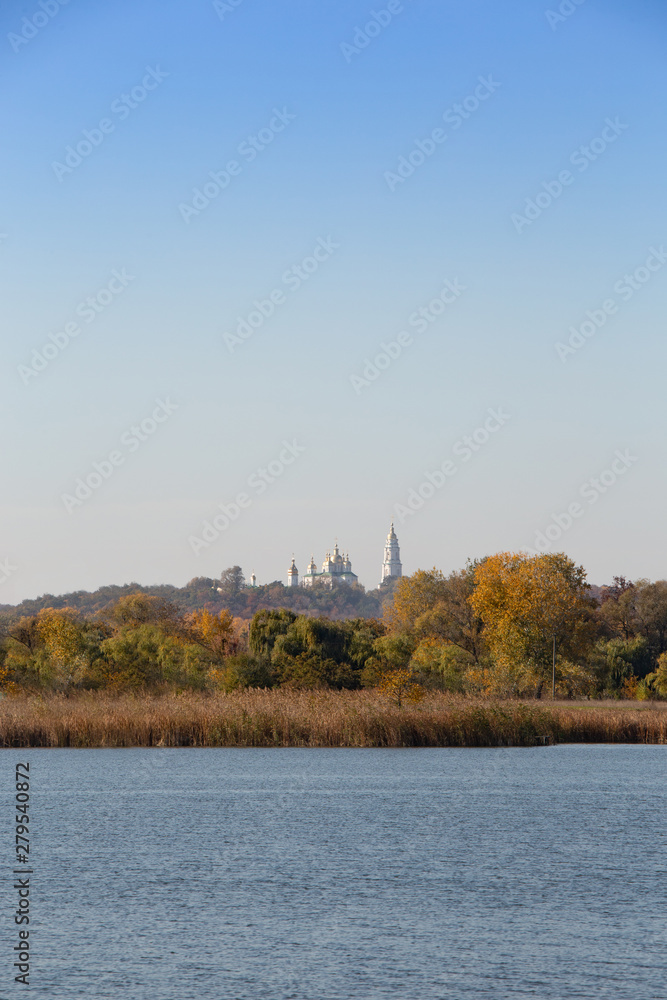 Fototapeta premium Autumn landscape on a nice sunny day
