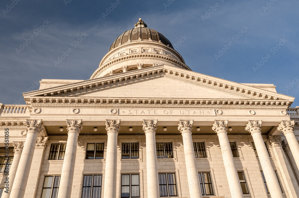Obraz premium Capitol of Utah, frontal view of the capitol of the state of Utah in Salt Lake CIty. United States.
