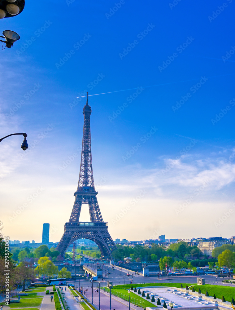 A view of the Eiffel Tower from the Jardins du Trocadero in Paris, France.