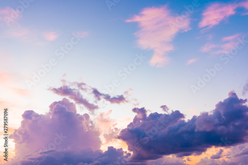 Colorful sunset sky with cloud in sea © themorningglory