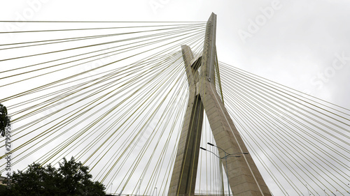 Tableau sur toile Sao Paulo city landmark Estaiada Bridge, Brazil