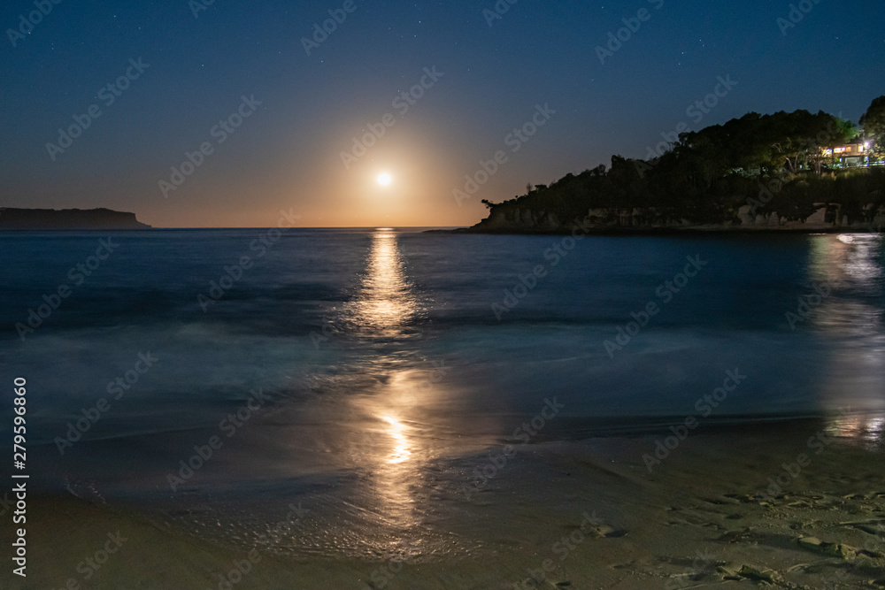 Obraz premium Moonlight Seascape