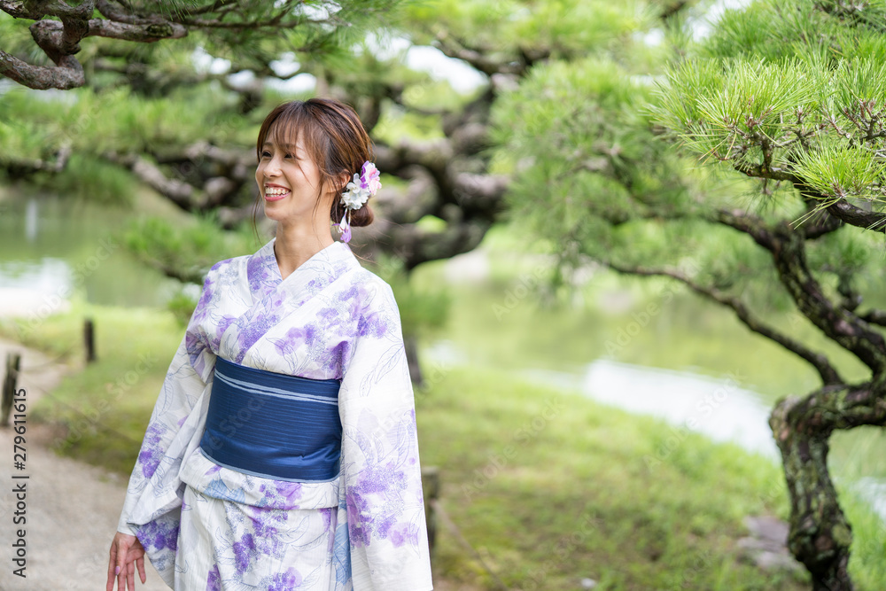 浴衣の女性 浴衣の女性