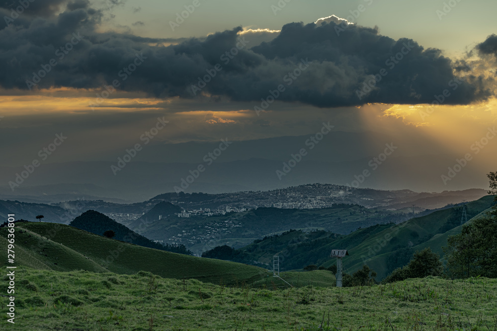 Naklejka premium sunset in the mountains