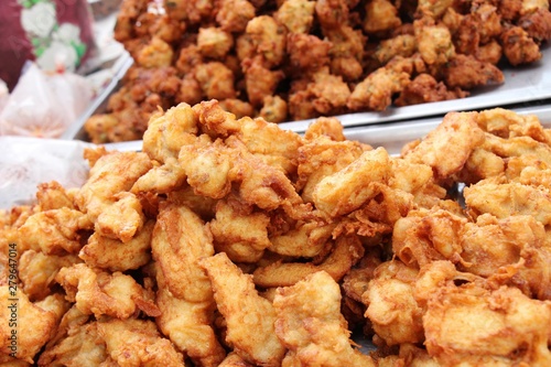 Fried chicken is delicious in street food