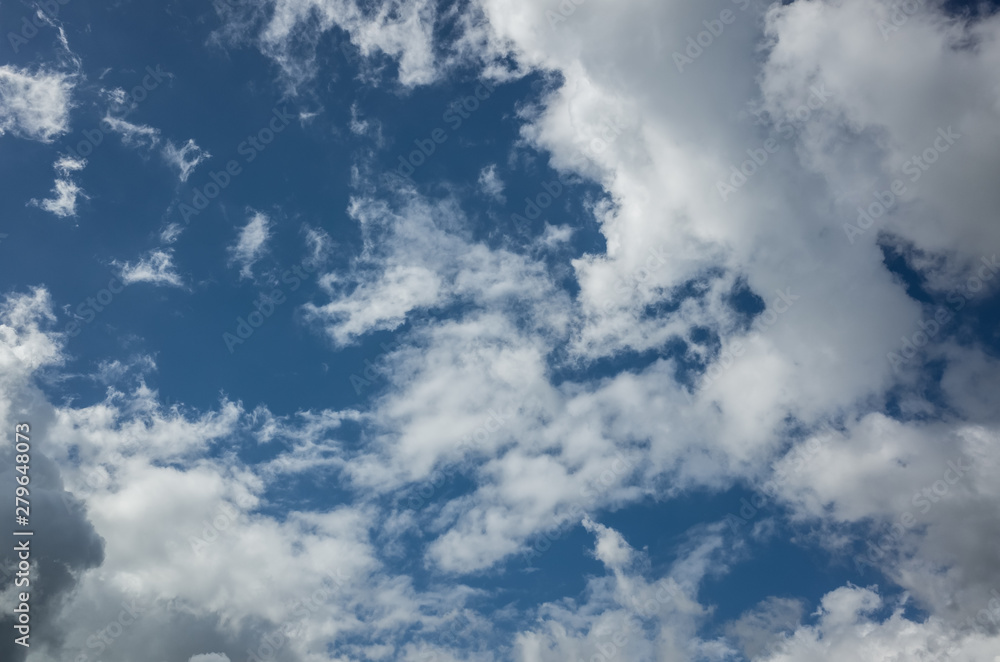 Obraz premium white clouds on sky