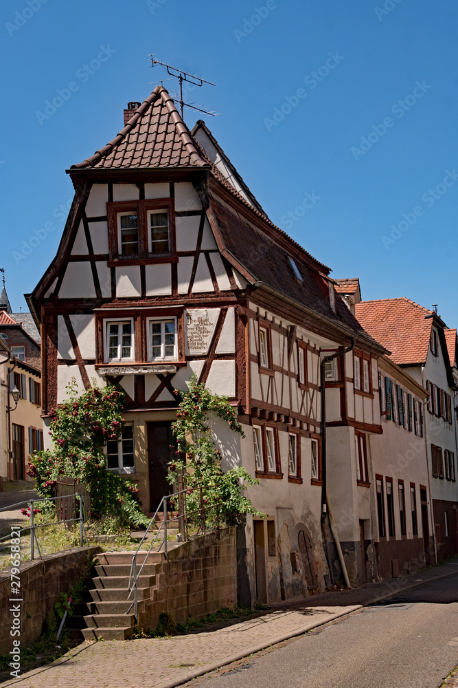 Fachwerkhäuser in der Altstadt von Weinheim in Baden-Württemberg, Deutschland 