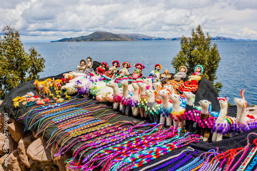 Fototapeta Naklejka Na Ścianę i Meble -  Artesanato local. Taquile, Perú - Lago do Titicaca 