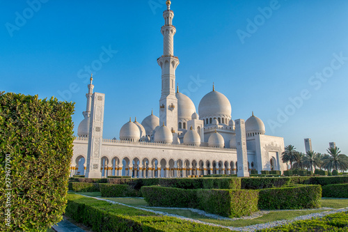 Beautiful Sheikh Zayed Grand Mosque at Abu Dhabi