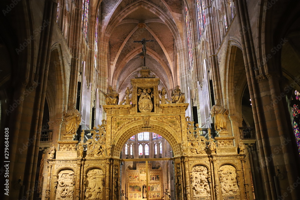 interior of st vitus cathedral in leon