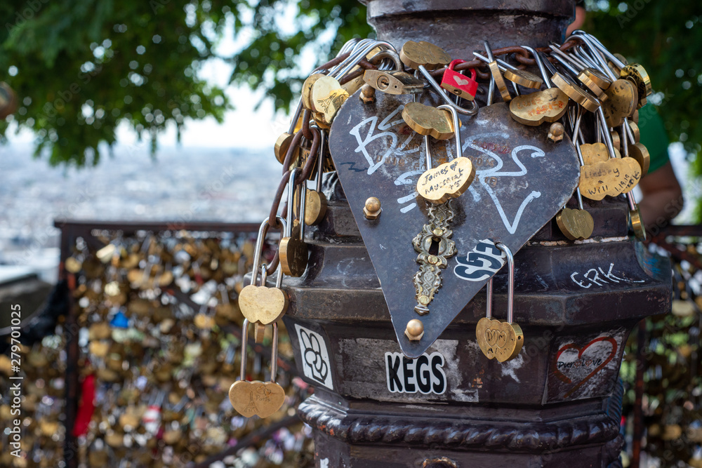 Fototapeta premium Love Locks and Metal Heart with Keyhole at Montmartre Paris
