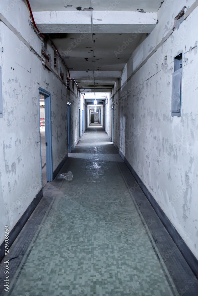 Fototapeta abandoned warehouse hallway