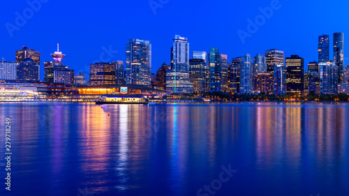 Panoramic view of Vancouver city by night © Ferenc