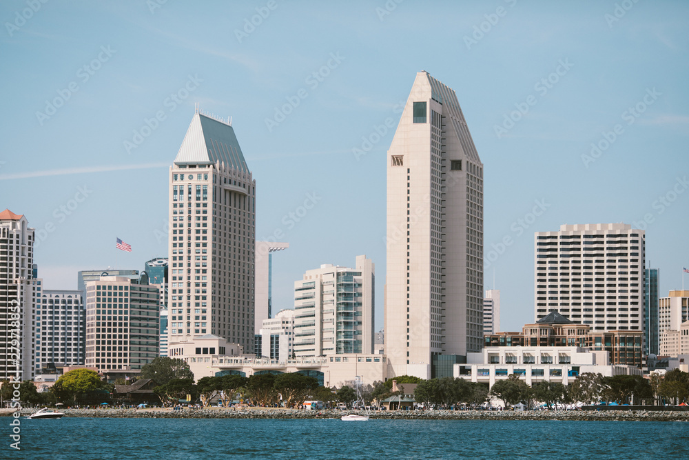 Fototapeta premium City of San Diego Skyline across the bay