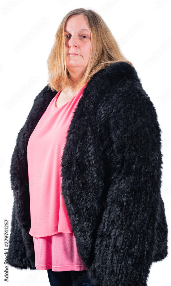 Weibliches Model trägt eine Pelzjacke Weibliches Model trägt eine Pelzjacke