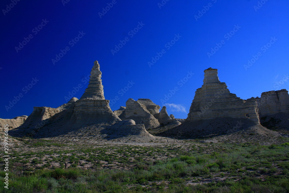 Kazakhstan. Plateau Akergesh. Chinks.