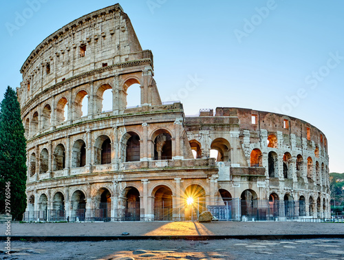 Colosseum at sunrise in Rome, Italy Fototapet