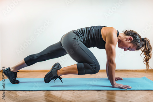Canvas-taulu HIIT or High Intensity Interval Training