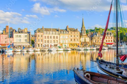 Fotografi Honfleur Vieux Port (Old Harbor),