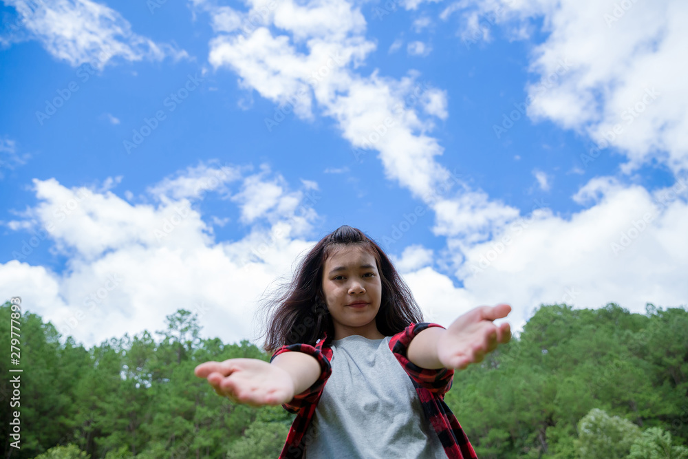 Travelers, young women, look at the amazing mountains and forests, wanderlust travel ideas, Travelers, young women, look at the amazing mountains and forests, wanderlust travel ideas,