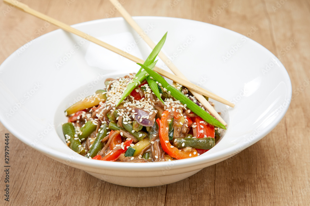 soba noodles with vegetables