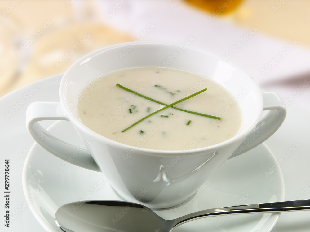 Crema de champiñón . Mushroom cream . Crema de champiñón . Mushroom cream .