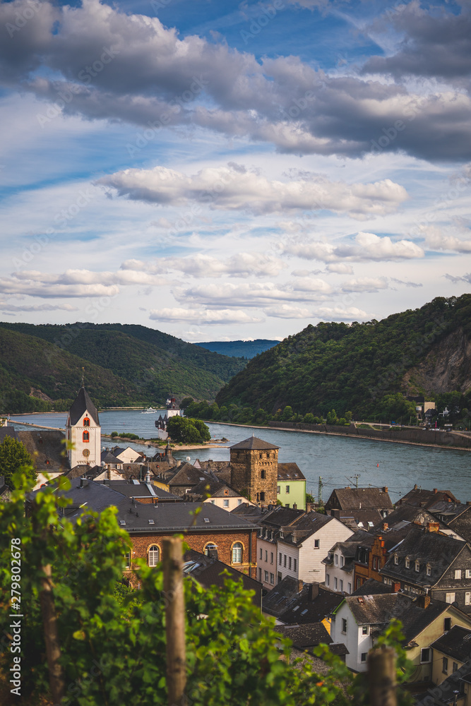Fototapeta premium Stadt Kaub im Mittelrheintal