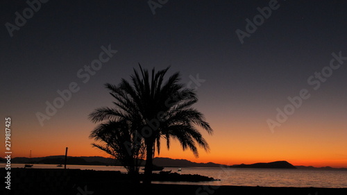 atardecer playa desierto