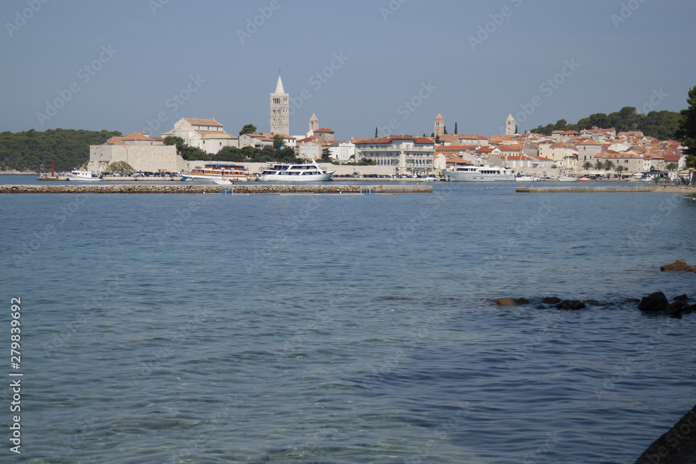 Isola di Rab Croazia panorama centro storico mare