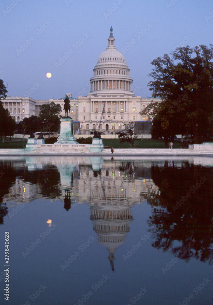 Fototapeta premium DC_1991_012 - Moonrise at US Capitol #3