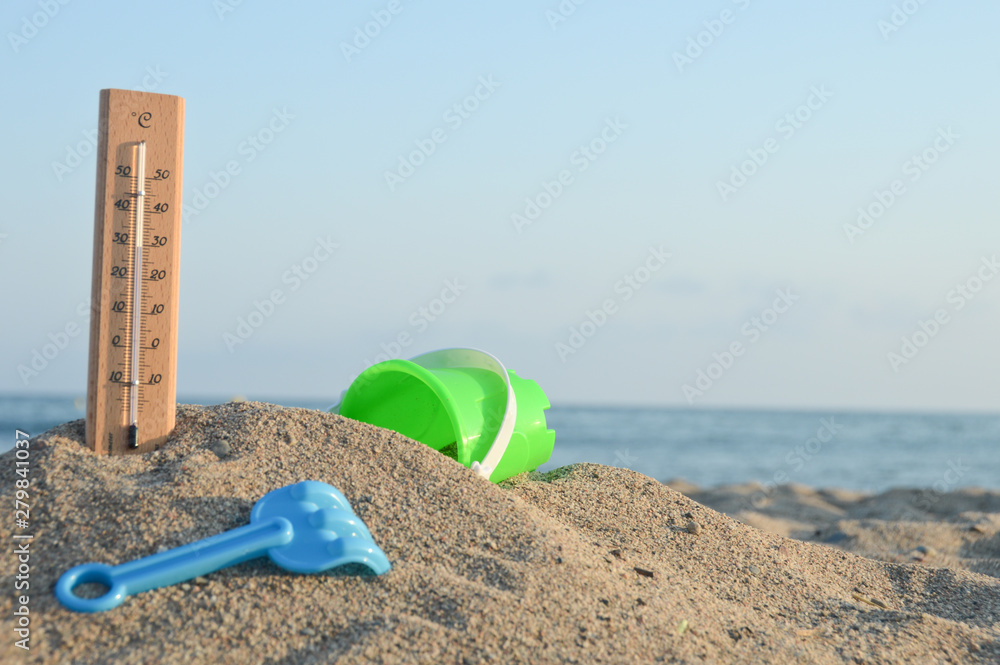 plage sable congés vacances jeux chaleur soleil 
