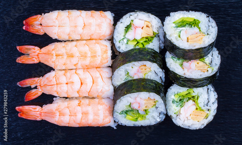 sushi posiłek Japonia ryż ryba fit