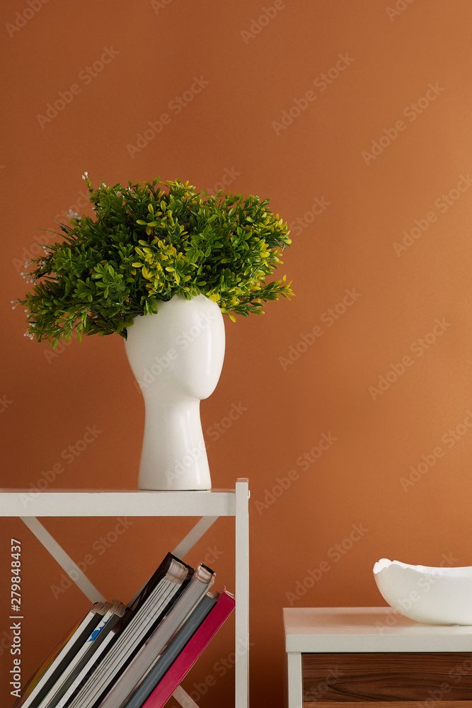 White wig flower sales vase