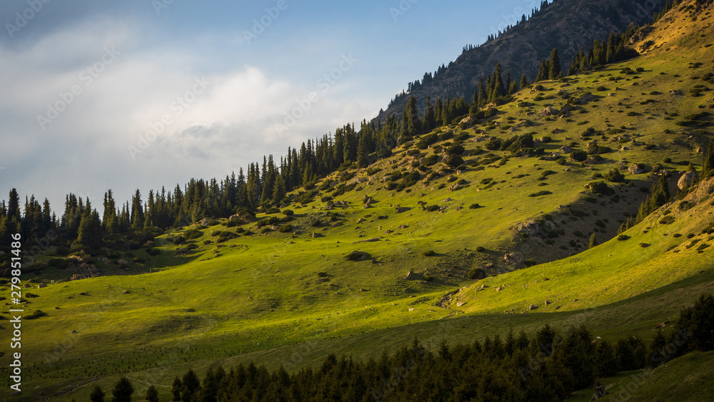 Obraz premium Morning sun in Mountains of Kyrgyzstan