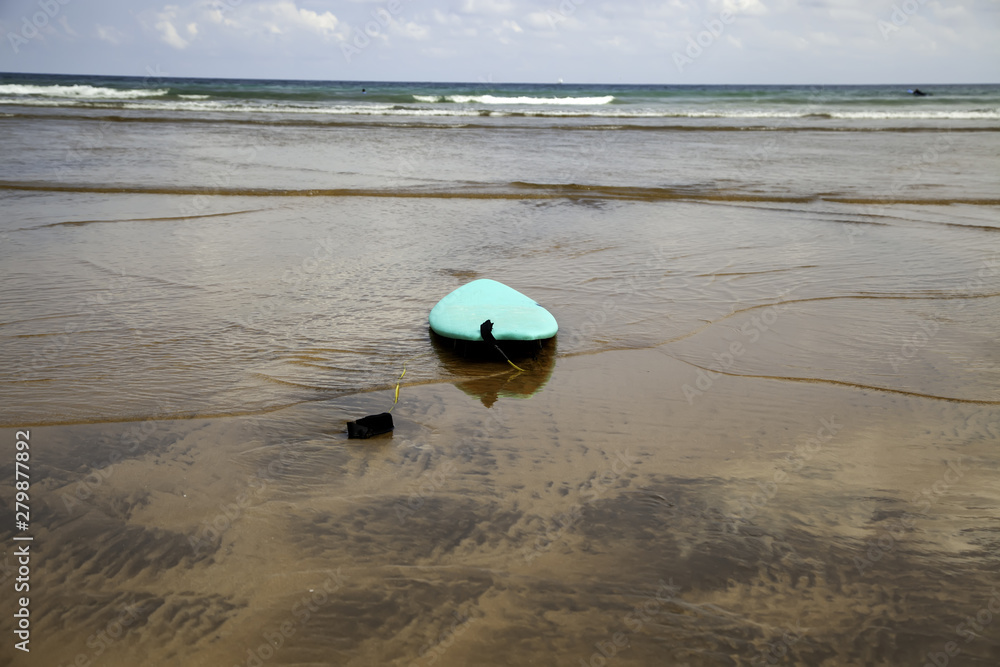 Obraz premium Surfboard on the beach