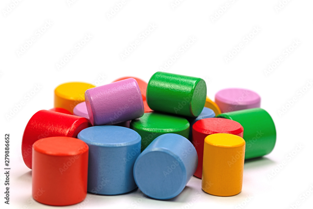 Bunte zylinderförmige Holzbausteine Bunte zylinderförmige Holzbausteine