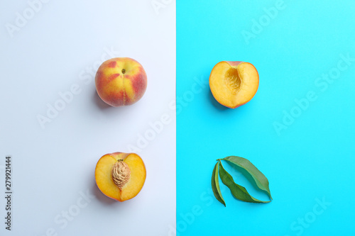 Fototapeta Naklejka Na Ścianę i Meble -  Flat lay composition with fresh peaches on color background