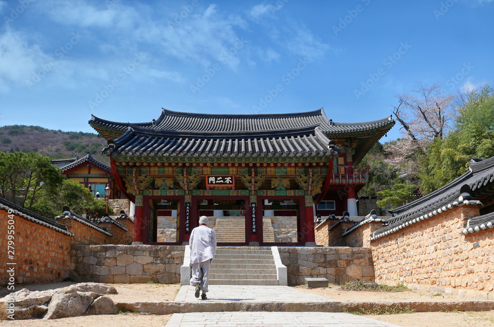 Beomeosa buddhist temple, Busan, South Korea